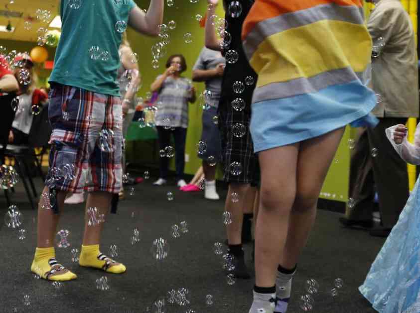 VOZAČ BEZ LEKARSKOG, AUTOBUS BEZ TEHNIČKOG: Deca iz tri vrtića iz Beograda skoro tri sata čekala da pođu na rekreativnu nastavu