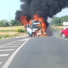 VOZAČ IZGOREO U AUTOMOBILU! Zastrašujući detalji užasne nesreće kod Subotice, vatra progutala oba vozila! (FOTO/VIDEO)