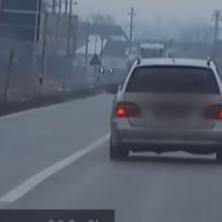 VOZIO 120 KM/H, PRETICAO PREKO PUNE, A POZADI PETOGODIŠNJE DETE! Presretač uhvatio vozača koji je jurcao kroz Duvanište (VIDEO)