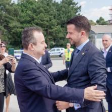 VRAĆANJE AMBASADORA BILO BI INDIKATOR NARPETKA U ODNOSIMA: Krstić o Milatovićevoj poseti Srbiji