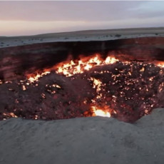 VRATA PAKLA GORE DECENIJAMA: Misteriozni krater u Turkmenistanu se NE GASI, podaci o njemu su VELIKA TAJNA! (VIDEO)