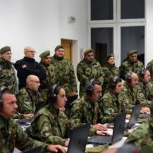 VUČEVIĆ I VOJNICI BODRE ORLOVE: Ministar obišao Centar za obuku jedinica za multinacionalne operacije u bazi Jug (FOTO/VIDEO)