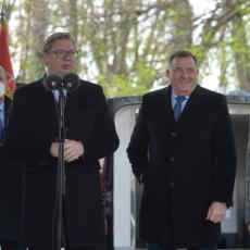 ZAVRŠENA JE SVEČANA AKADEMIJA: Predsednik Srbije postao je počasni građanin Banjaluke! (FOTO/VIDEO)