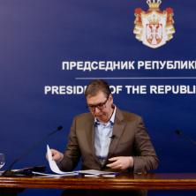 VUČIĆ PROČITAO PORUKE IZMEĐU ZVICERA I LAZAREVIĆA, PA UPUTIO ZAHTEV TUŽILAŠTVU Za 22 minuta razmenili su 12 poruka, zašto se ova informacija krije godinama?