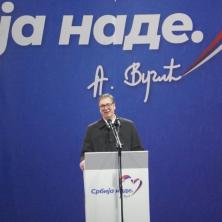 IZBORNA SKUPŠTINA U KRAGUJEVCU Vučić predložio novog predsednika stranke: Znam koliko voli SNS... (FOTO)