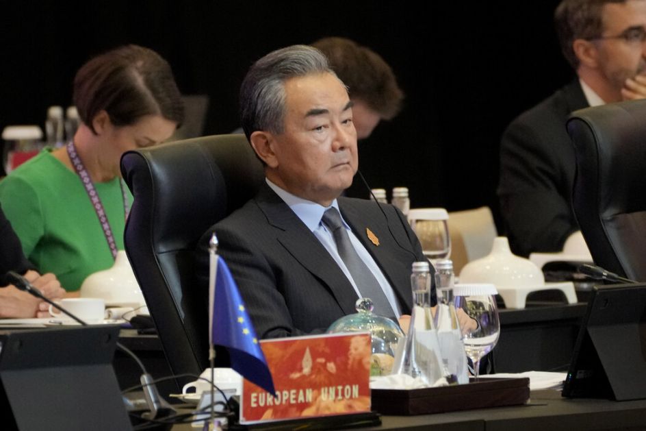 Vang na Generalnoj skupštini UN: Kina podržava napore ka mirnom rešenju krize; Lavrov: Ukrajina je za Zapad potrošni materijal