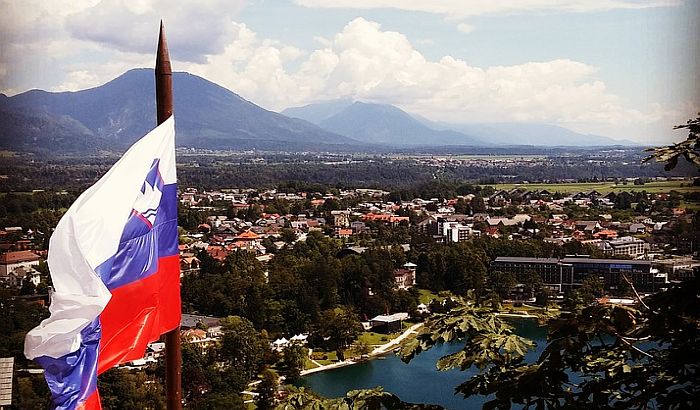 Vanredni parlamentarni izbori u Sloveniji 3. juna