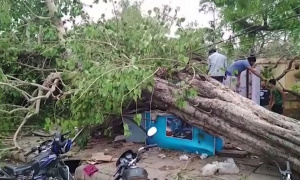Vanredno: Snažna oluja odnela više od 100 života, zvaničnici upozoravaju na novi udar