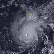 Vanredno stanje na Havajima! Stiže uragan Lejn: Očekuju se velike poplave i talasi od 6 metara