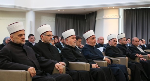 Vanredno zasjedanje Vijeća muftija i Rijaseta: Dodjela priznanja haškim osuđenicima uvreda za žrtve zločina