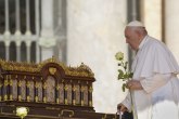 Vatikan: Papa proveo mirnu noć u bolnici posle operacije