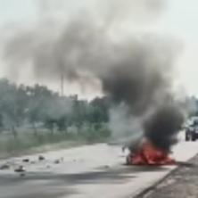 Vatrena stihija progutala vozilo: Stravična nesreća kod Šapca, ima povređenih (VIDEO)