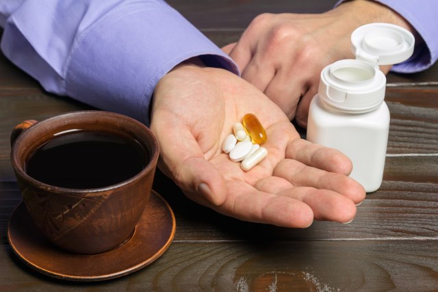 Važno je znati: Lista namirnica koje mogu da oslabe ili pojačaju dejstvo lekova