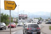 Već počele gužve kod Čačka - policija reguliše FOTO