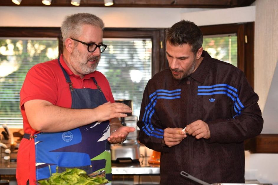 Veče za pamćenje: Akis Petrecikis uživao u srpskim specijalitetima u školi kuvanja Il Primo