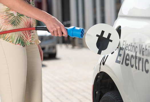 Veći broj punjača, besplatan parking – kako još podstaći kupovinu električnih automobila