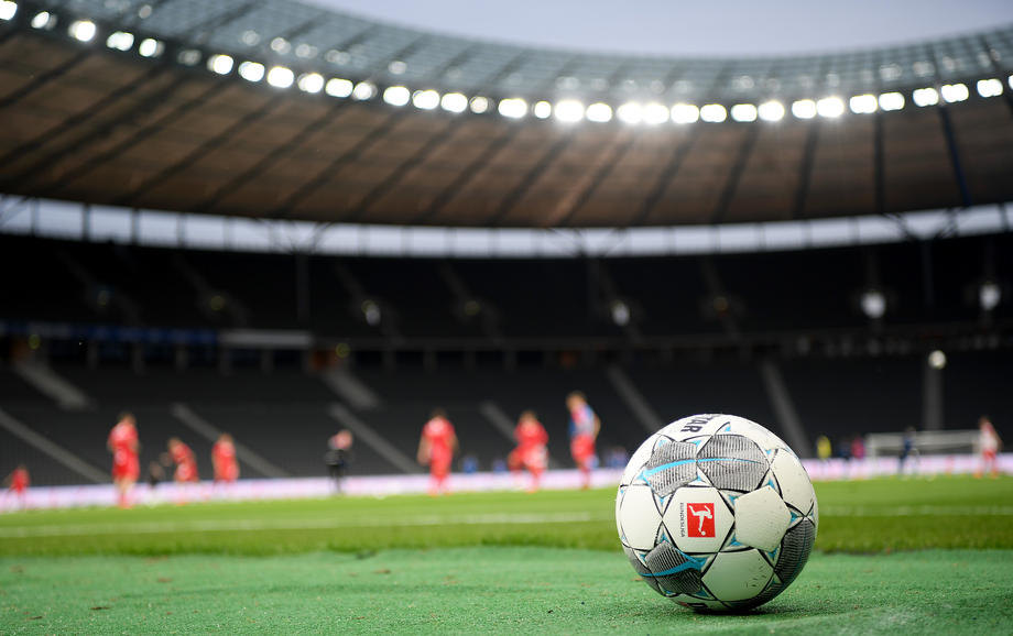 Većina Nemaca odbija popuštanje mera na stadionima