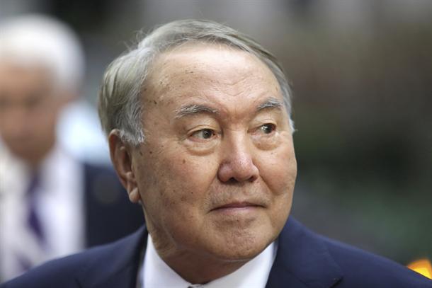 Večiti predsednik Kazahstana podneo ostavku!