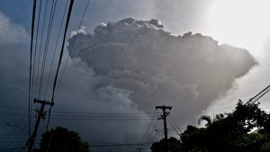 Velika erupcija vulkana na karipskom ostrvu Sent Vinsent, naložena evakuacija stanovništva