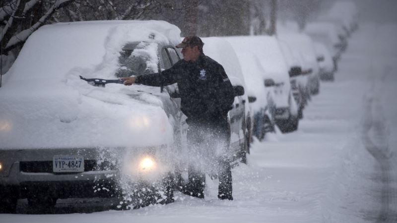 Velika snežna oluja pogodila jug SAD