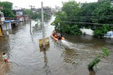 Velike poplave u Indiji, 140 mrtvih FOTO VIDEO