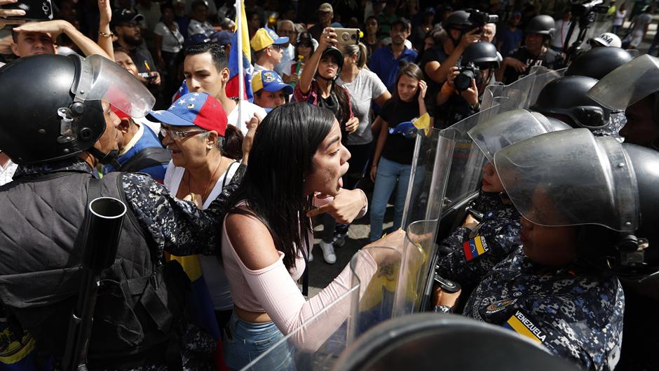 Venecuela: Mrak, biber sprej i strah (VIDEO, FOTO)