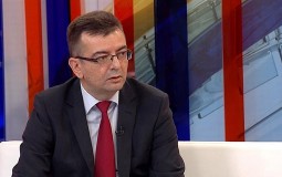 
					Veselinović: Ministarstvo prosvete obmanjuje javnost da nije nadležno za Stefanovića 
					
									