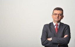 
					Veselinović: Sprega javnih preduzeća, advokata i izvršitelja u pljački građana 
					
									