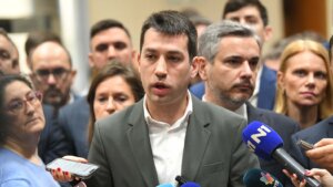 Veselinović (ZLF): Preispitaćemo sve štetne ugovore ove vlasti
