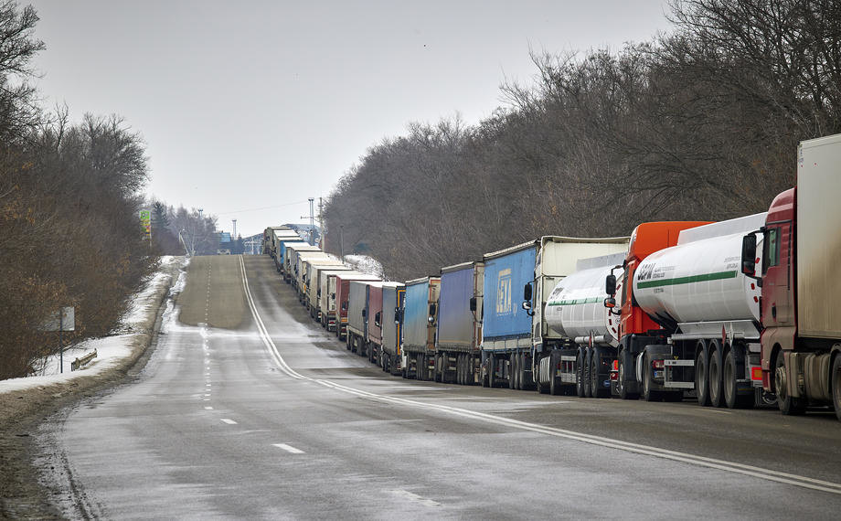 Vesić: Želimo da vozači srpskih kamiona voze slobodno