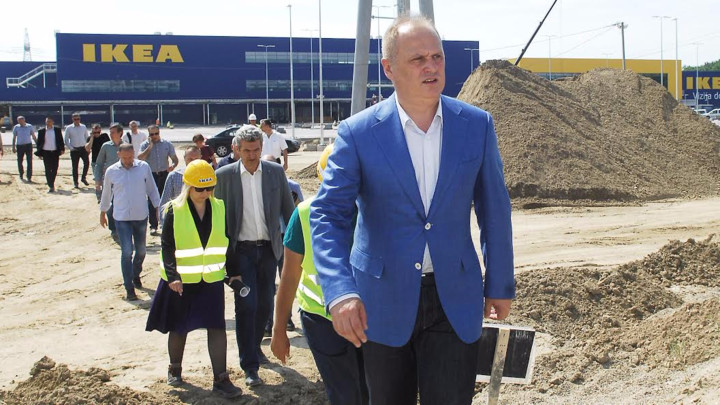 Vesić na gradilištu Ikee: Sve će biti spremno za 10. avgust