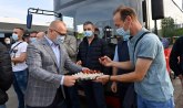 Vesić posetio radnike GSP-a i podelio im uskršnja jaja
