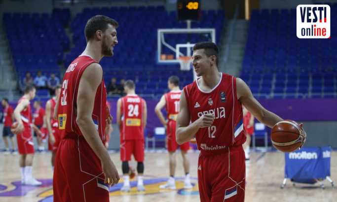 Vesti na Eurobasketu - Milosavljević i Kuzmić: Timski do pobede nad Letonijom