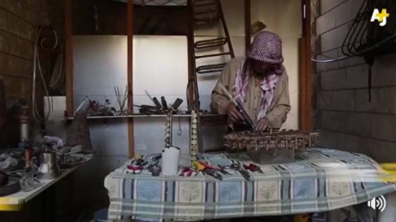 Video: Sirijac pravi umjetnička djela od gelera
