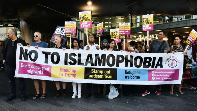 Video: U Londonu održani protesti protiv islamofobije