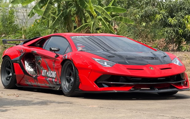 Video sa Tajlanda: Lamborghini replika na bazi Toyote Crown i Honda Accord
