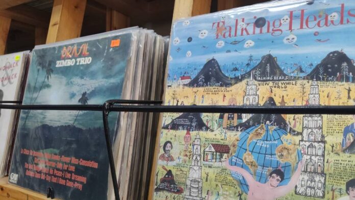Vinil koji spaja generacije – tradicionalna berza ploča tokom „Nišvila“