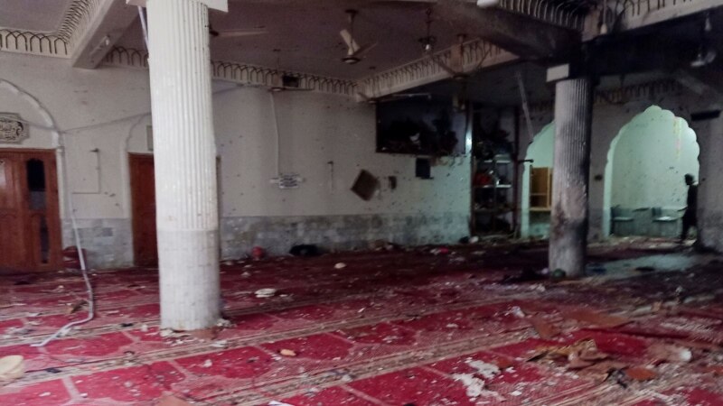 Najmanje 56 ubijenih u napadu na džamiju u Pakistanu