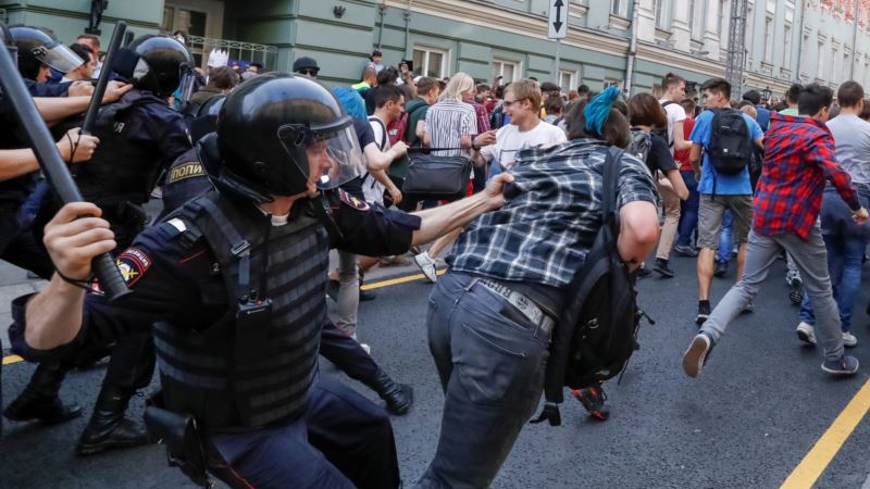 Više od 1.000 privedenih na protestima širom Rusije