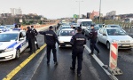 Više od 100 automobila i vozača GSP-a čeka na Gazeli, policija sve bez radnog naloga sprovodi kod sudije: Reporteri Novosti na licu mesta (VIDEO/FOTO)