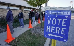 
					Više od 100 miliona ljudi unapred glasalo na izborima u SAD 
					
									