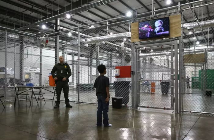 Više od 500 dece migranata i dalje u pritvoru u SAD