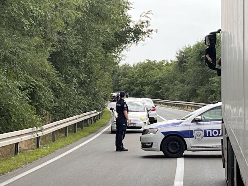 Više vozila učestvovalo u udesu na putu Vrbas - Srbobran