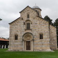 Visoke Dečane krasili najlepši prizori: Stotine građana, dece, vaspitača posetilo ovu svetinju