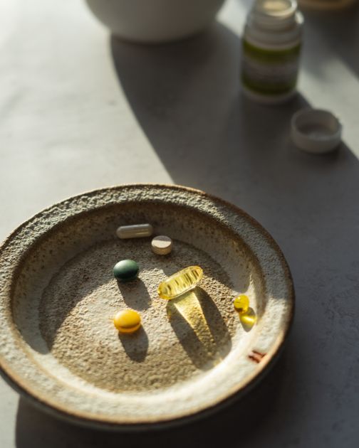 Vitamin D – zaboravljeni saveznik mladalačke kože: Evo zašto ga žene nakon 40. moraju uzimati za ozbiljno!