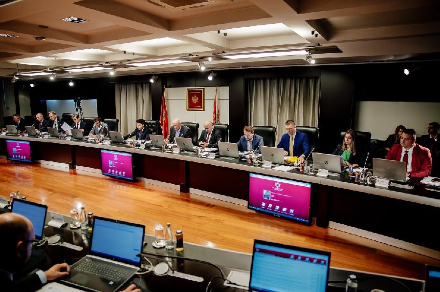 Vlada Crne Gore većinom glasova usvojila predlog Temeljnog ugovora