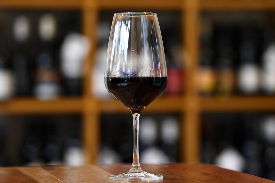 Vlada Srbije donela odluku o raspodeli kvota za uvoz 2,5 miliona litara vina iz EU