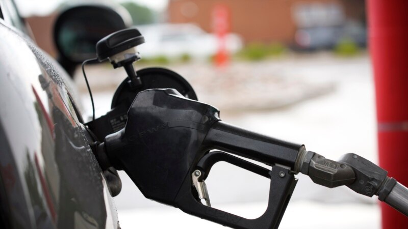 Vlada Srbije zamrzla cene goriva