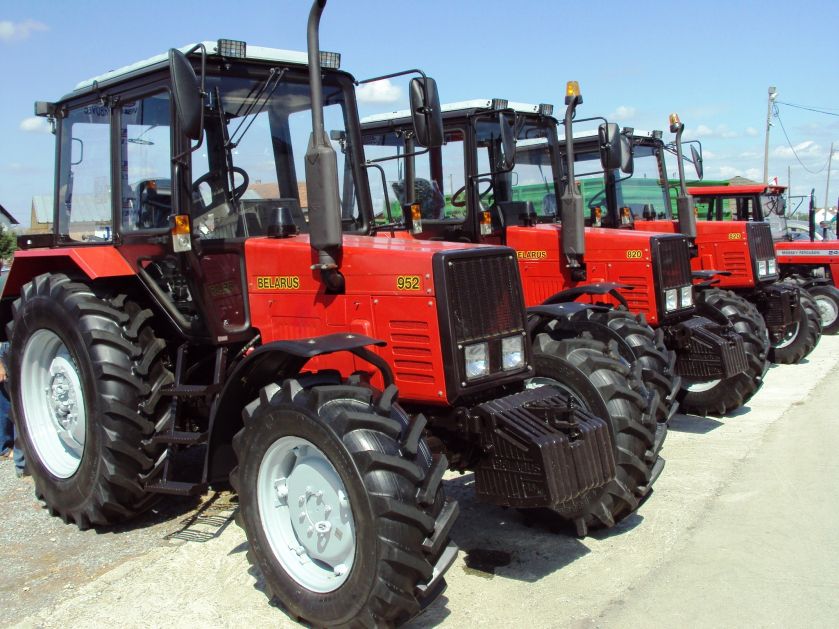 Vlada subvencioniše nabavku traktora iz Bjelorusije