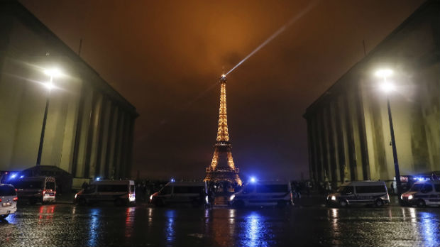 Vlada u panici, pariske atrakcije pod katancem